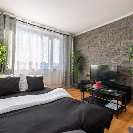 Spacious And Bright Flat Between Airport & Center Apartamento Budapeste Exterior foto