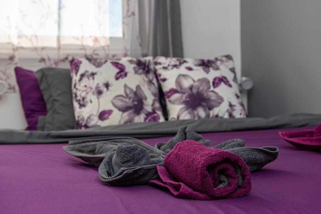 Spacious And Bright Flat Between Airport & Center Apartamento Budapeste Exterior foto